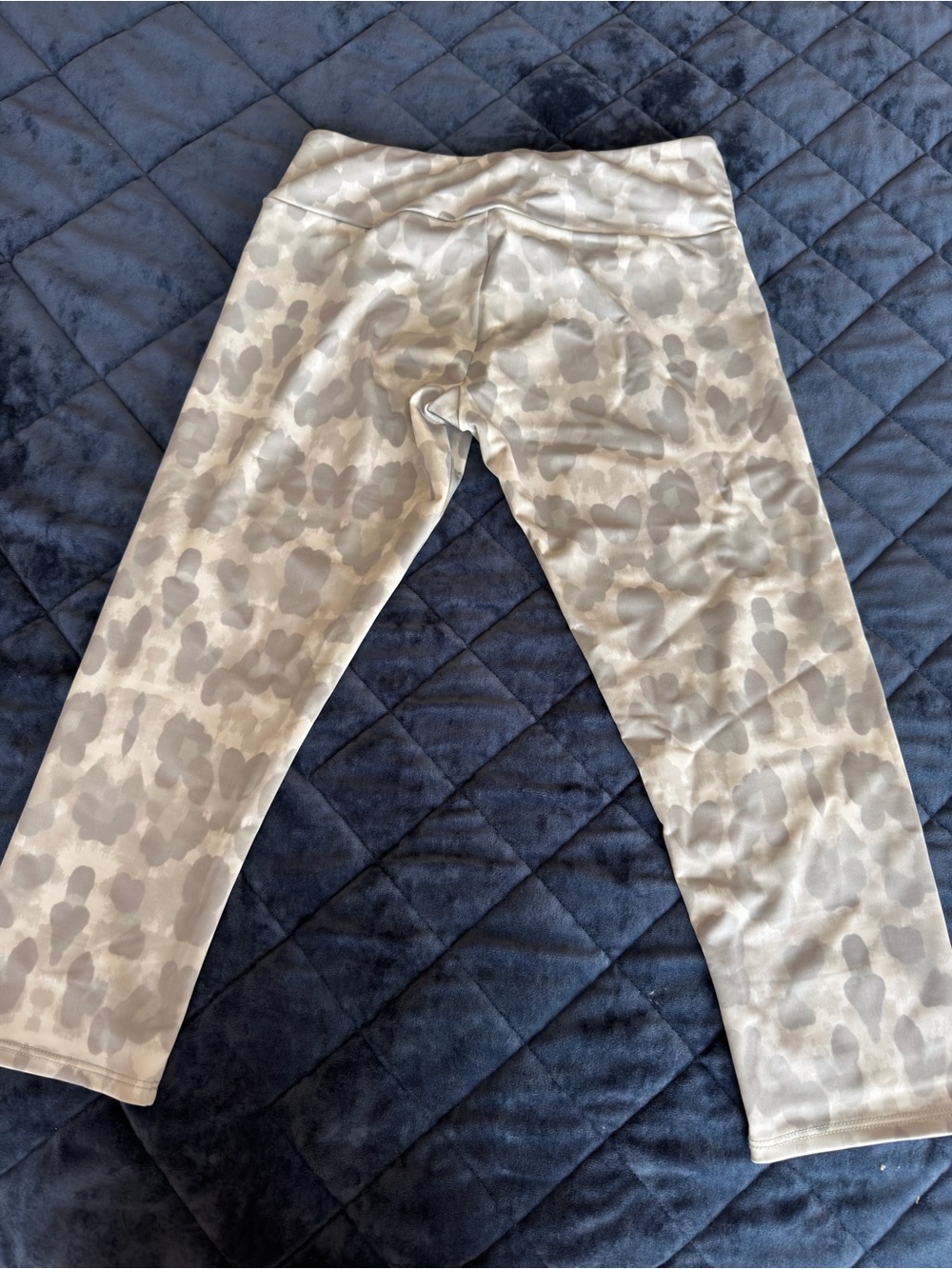 Onzie light Gray Camo Capri Leggings S/M - Picture 2 of 8